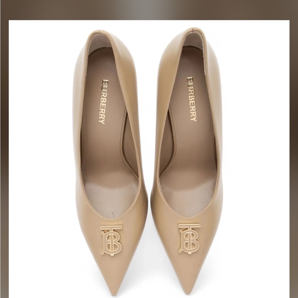 Burberry Tan Leather Pointed Heels
